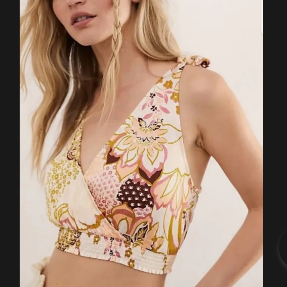 NWOT -Free People Women's Weekend In Montauk  Cropped Tank Top. Medium